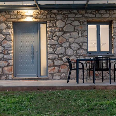 Vivari Stone House 外观 照片