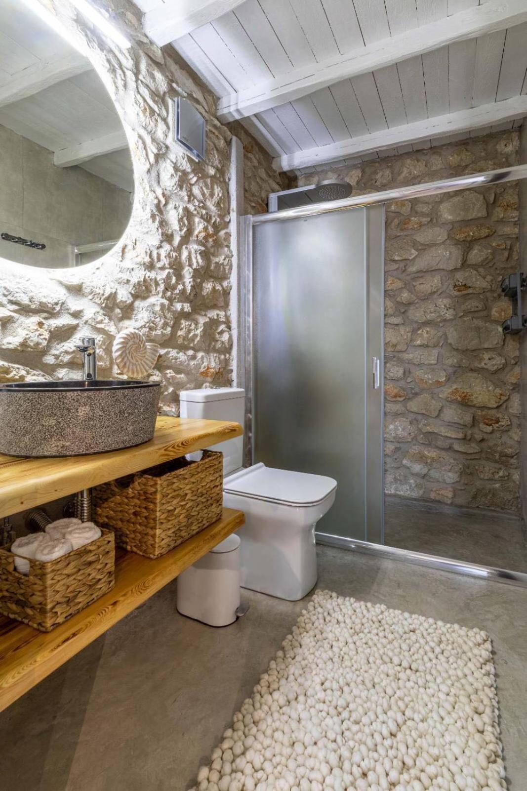 Vivari Stone House 外观 照片
